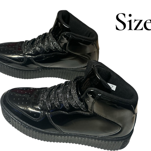 Cape Robbin Other - Cape Robbin Black Athletic Shoes men size 5 women size 7